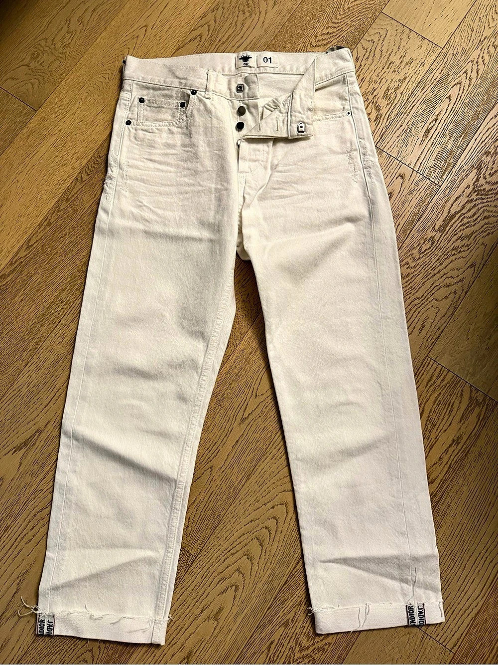 100% Authentic Dior J’Adior White Boyfriend Jeans – FR 34 / US 2
